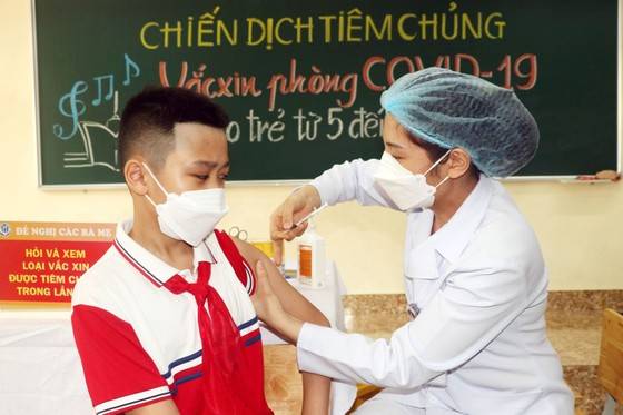 Bộ Y tế: Vaccine Covid-19 không ảnh hưởng lâu dài tới sức khỏe trẻ em