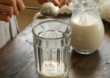 Cách làm sữa chua đậu nành ăn sáng ngon mà ăn vặt cũng hợp lý