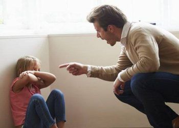 Cách mắng con thông minh để trẻ dễ nhận ra sai lầm và sửa đổi