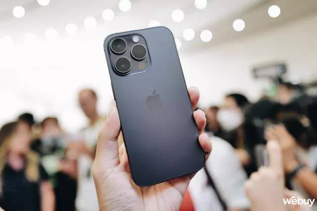 Cận cảnh iPhone 14 Pro: Thiết kế 