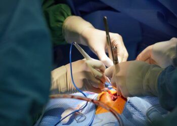 Chuyên gia chỉ ra 7 dấu hiệu cảnh báo tim của trẻ có vấn đề, cần đi khám sớm