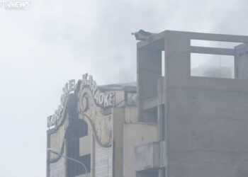 Di chuyển 12 thi thể nạn nhân vụ cháy karaoke ở Bình Dương chờ khám nghiệm