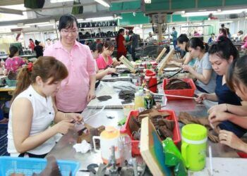 Điều kiện nghỉ hưu trước tuổi năm 2022 người lao động cần biết