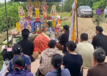 Gia đình đến bờ sông làm lễ 49 ngày cho cô gái mất tích bí ẩn ở Hà Nội