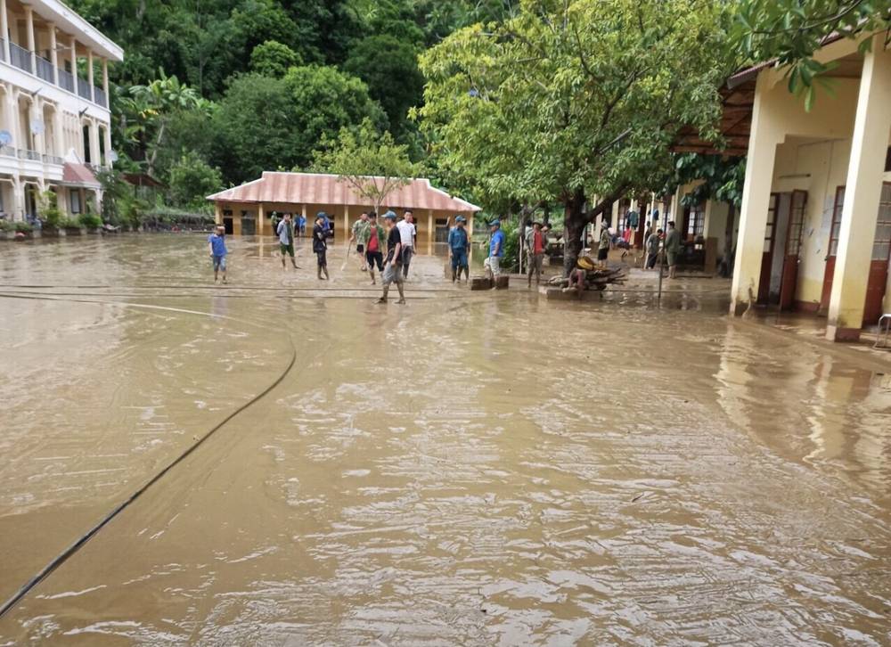 Hơn 200 học sinh sẽ khai giảng tại nhà văn hóa do trường học bị ngập sâu ở Sơn La