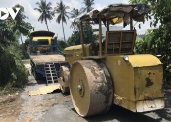 Hy hữu tài xế xe lu ở Bình Dương bị xe lu cán chết