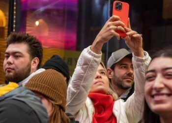 iPhone đạt cộc mốc quan trọng trước Android