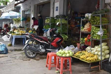 Khách Tây thích thú với những điều lạ ở Việt Nam: Đồ vật nhỏ ngoạn mục 'lấy lòng' du khách