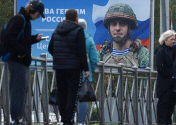 Nga huy động quân dự bị, giá dầu, vàng tăng theo