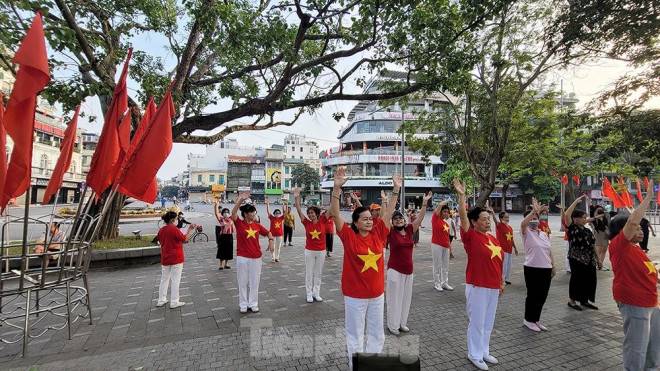 Ngắm Hà Nội thật bình yên trong ngày Lễ Quốc khánh 2/9