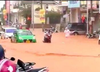 Ngày đầu nghỉ lễ 2/9: Đà Lạt ngập nặng sau mưa lớn