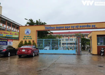 Thầy giáo đâm chết đồng nghiệp ngay tại trường