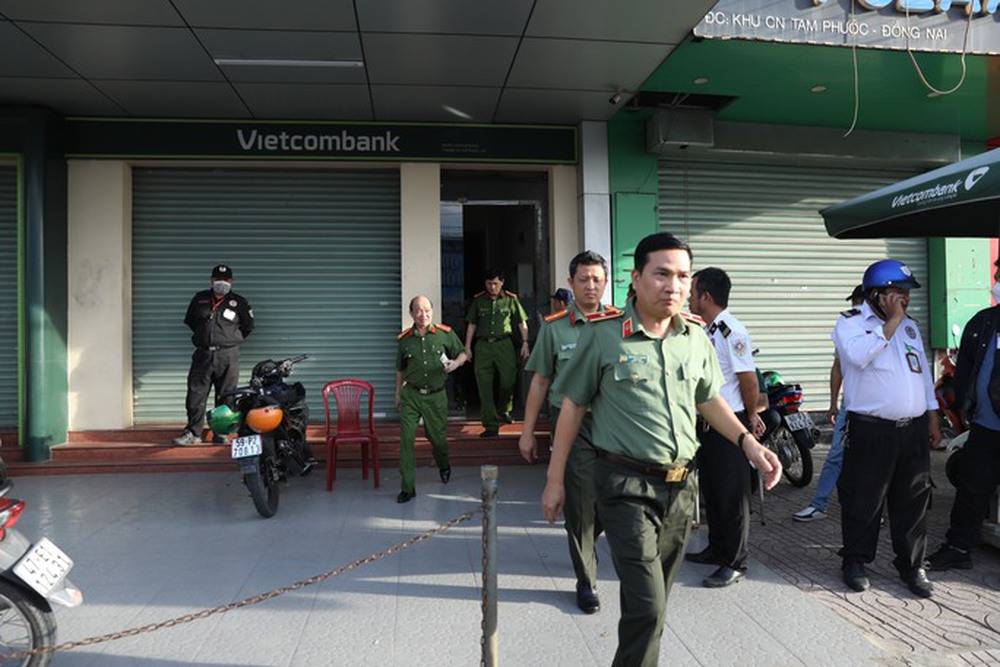 Thiếu tướng Nguyễn Sỹ Quang thông tin về nghi can cướp ngân hàng ở Đồng Nai