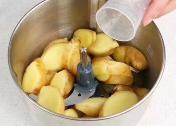 tu lam keo gung ngon mieng phong cam cum tiet giao mua Cách làm kẹo gừng đơn giản tại nhà, vừa ăn ngon lại vừa phòng cảm cúm khi thời tiết chuyển lạnh Tự làm kẹo gừng ngon miệng phòng cảm cúm tiết giao mùa