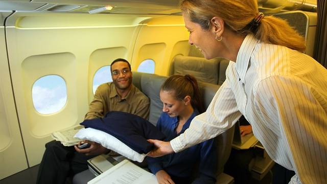 Vì sao nhiệt độ trên máy bay lúc nào cũng lạnh cóng, hành khách 