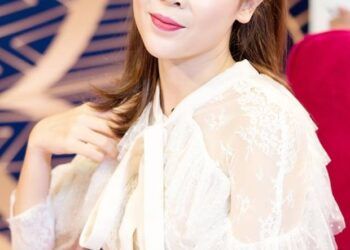 Vợ nhạc sĩ Hồ Hoài Anh bất ngờ chia sẻ: Khung trời nào chẳng có bão giông...