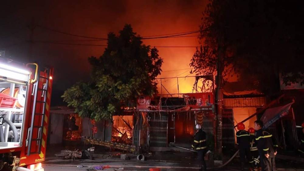 Vụ cháy hàng loạt kiot ở Hà Nội: Mời chủ quán cà phê 