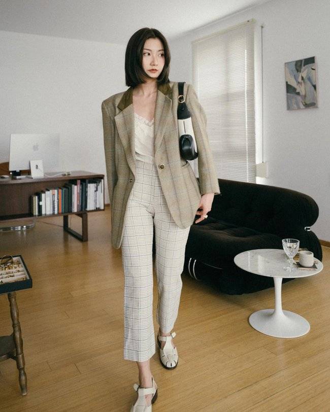 10 công thức diện blazer và quần âu dành cho nàng công sở