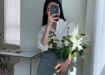 11 cách phối áo sơ mi với chân váy dành cho nàng công sở