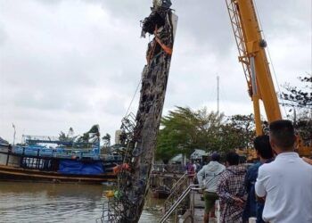 3 nghi vấn vụ cháy hàng loạt tàu thuyền ở Hội An