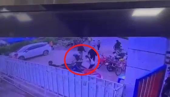 Binh Duong Nam cong nhan bi chem da man do mau thuan ca nhan Lifehub.vn Moment Bình Dương: Nam công nhân bị chém dã man do mâu thuẫn cá nhân