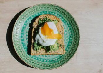 Ăn trứng lòng đào có an toàn? Đây là những gì chuyên gia nói