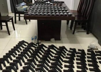 'Bà trùm' vừa nuôi con nhỏ, vừa điều hành đường dây buôn bán hơn 200 khẩu súng