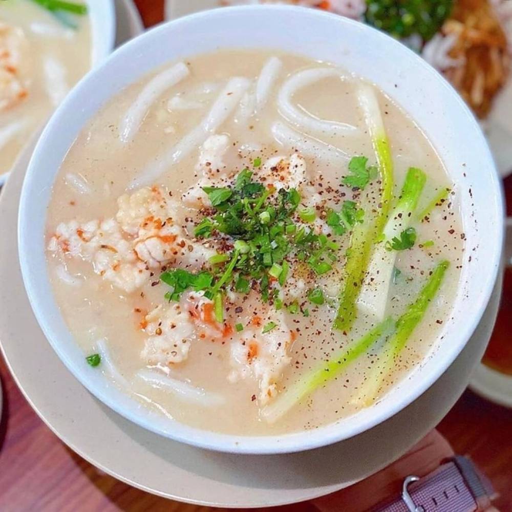 Bánh canh mặn nước cốt dừa - món ăn lạ miệng mang hồn quê miền Tây Bánh canh mặn nước cốt dừa - món ăn lạ miệng mang hồn quê miền Tây