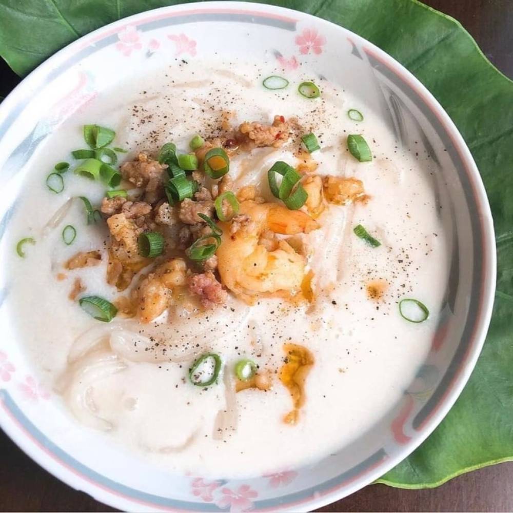 Bánh canh mặn nước cốt dừa - món ăn lạ miệng mang hồn quê miền Tây Bánh canh mặn nước cốt dừa - món ăn lạ miệng mang hồn quê miền Tây