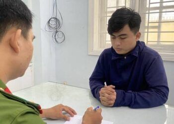 bat nhom tru mua lu lich su o da nang roi cuom 130 dien thoai cua sieu th Bắt được nhóm đối tượng trú bão ở siêu thị Điện máy Xanh rồi cuỗm luôn 130 chiếc điện thoại Bắt nhóm trú mưa lũ lịch sử ở Đà Nẵng rồi cuỗm 130 điện thoại của siêu thị