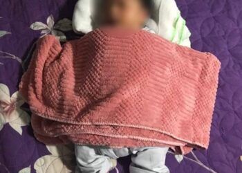 Bé gái 10 ngày tuổi bị bỏ rơi kèm lời nhắn ‘thương tâm’ của người mẹ