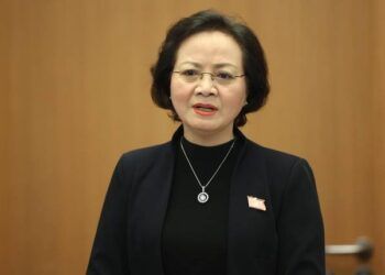 Bộ trưởng Nội vụ: Tăng lương sẽ tạo động lực mới, giảm hiện trạng xin nghỉ việc