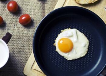 Cách làm trứng ốp la đúng chuẩn nhà hàng