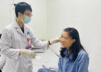 Cách xử trí khi bị kiến ba khoang đốt