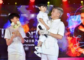 Đàm Vĩnh Hưng công khai con ruột 3 tuổi, giống bố như đúc