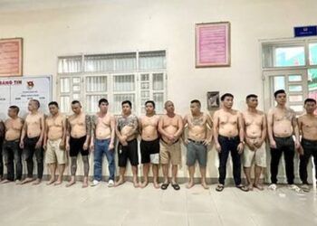 Đánh sập sòng bạc của băng nhóm 'Nam Bánh Đa Cua', thu giữ hơn 1 tỉ đồng