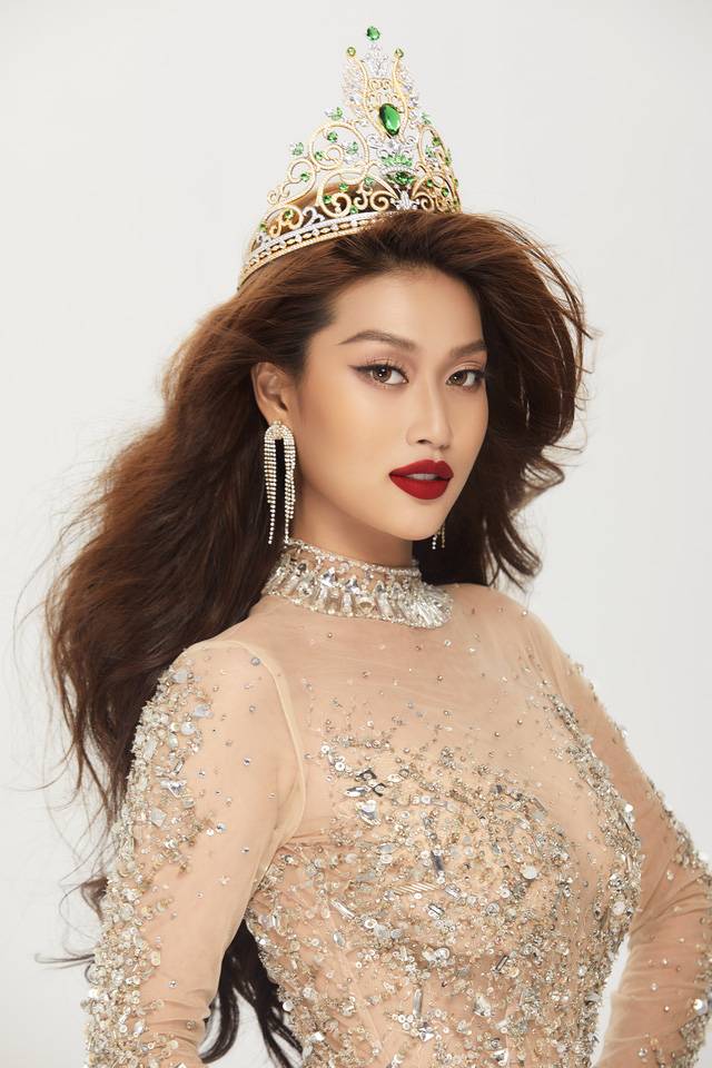 Đoàn Thiên Ân chính thức lên đường đến Miss Grand International 2022