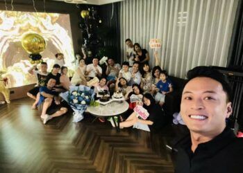 Hồng Đăng sinh nhật linh đình, ná thở chiếc bánh 'chị Đăng xinh'