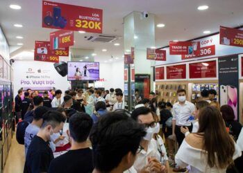 iPhone 14 Pro, Pro Max vừa về đã hết hàng, người mua phải chờ đến cuối năm