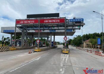 Mánh khóe bám đuôi, trốn trạm thu phí của tài xế ô tô