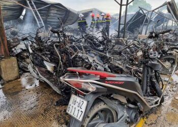 Nam Định: Hỏa hoạn thiêu rụi khoảng 250 xe máy của công nhân may