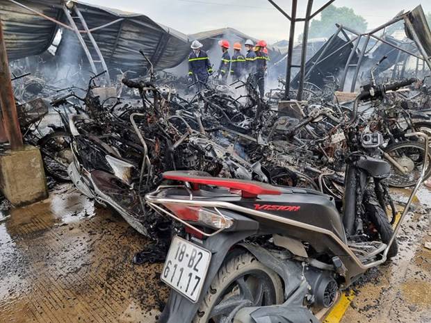 Nam Định: Hỏa hoạn thiêu rụi khoảng 250 xe máy của công nhân may