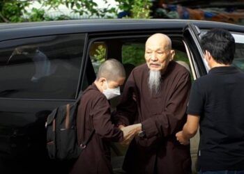 Ngày mai 'thầy ông nội' Lê Tùng Vân và đồng phạm ở Tịnh thất Bồng Lai hầu toà