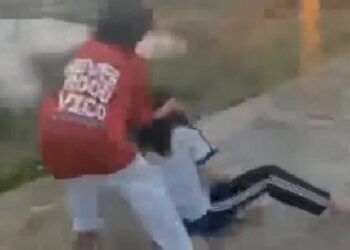 Nhóm nữ sinh Quảng Ngãi kéo lê, đánh hội đồng bạn: Mâu thuẫn vì đơn hàng online