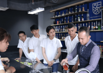 Những ngành nghề không bao giờ lỗi thời, ít cần bằng cấp