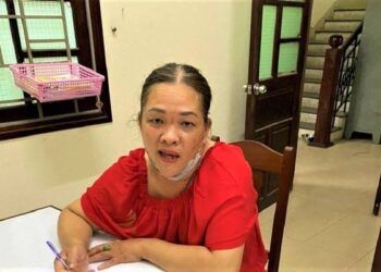 Nữ giúp việc giả vờ về quê, check-in Facebook rồi quay lại nhà chủ trộm tài sản