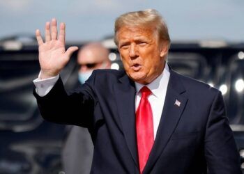 Ông Donald Trump dính thêm cáo buộc "bom tấn" về COVID-19