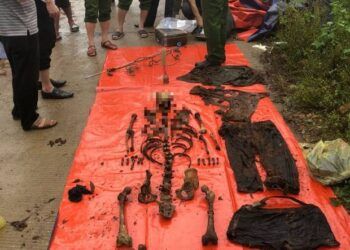 quang binh ta hoa phat hien bo xuong nguoi tren nui dong ly 1 Rùng mình khi phát hiện bộ xương người trên núi ở Quảng Bình Quảng Bình: Tá hỏa phát hiện bộ xương người trên núi Đồng Lý