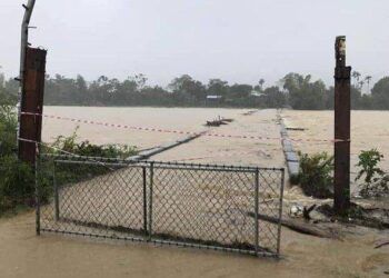 Quảng Nam mưa lớn, 2 người mất tích khi qua sông
