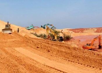 Tìm thấy thi thể thứ 3 bị chôn vùi trong vụ sạt lở mỏ titan ở Bình Thuận